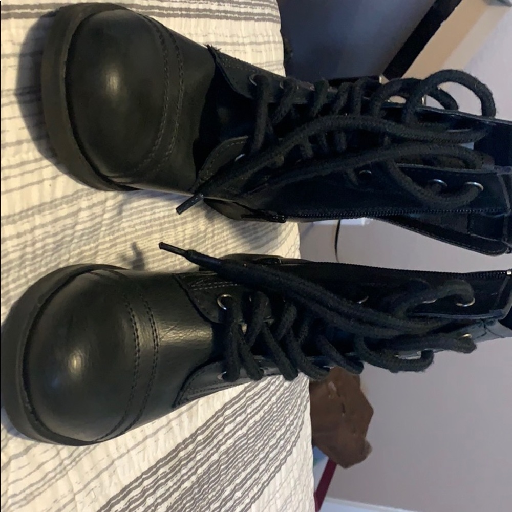 Shoes - Picture 2 of 2